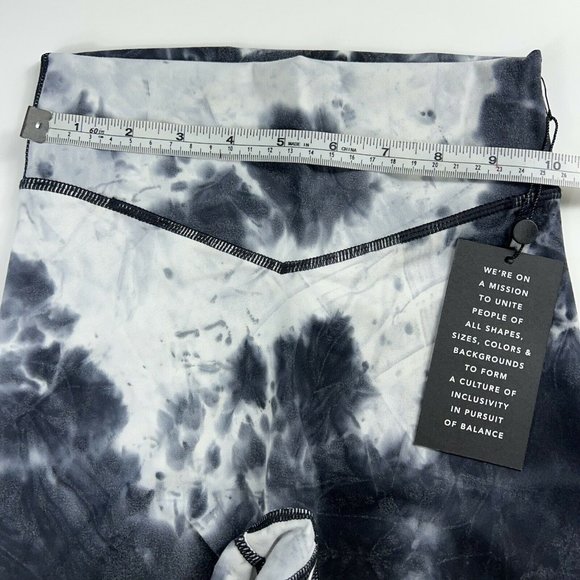 Balance Athletica Women’s The Cloud Short Logo Avalanche Tie Dye Size XXS New - Picture 8 of 12